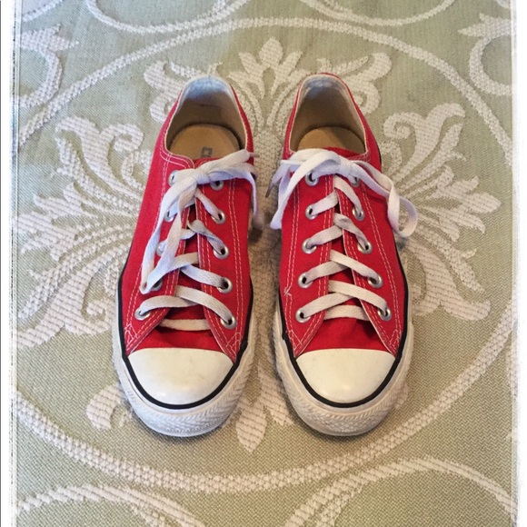 red converse tennis shoes